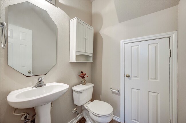 Building Photo - 16535 Cairngrove Ln