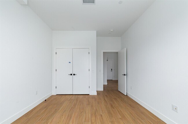 Building Photo - 200 Arno Dr