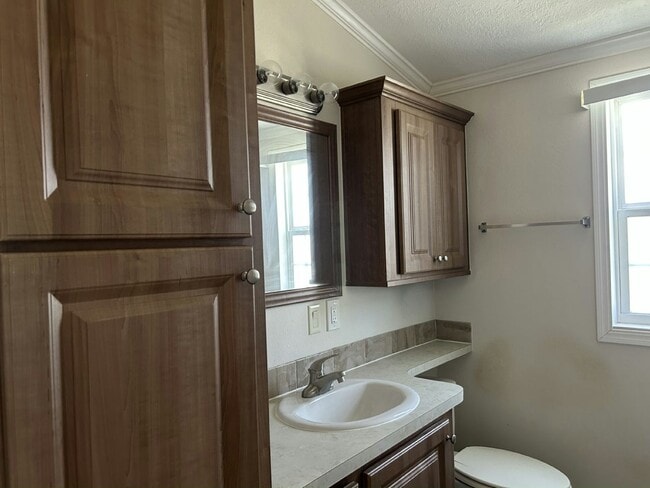 Building Photo - 6941 MacDonald Ct