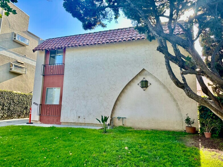 Building Photo - 4325 Dixie Canyon Ave