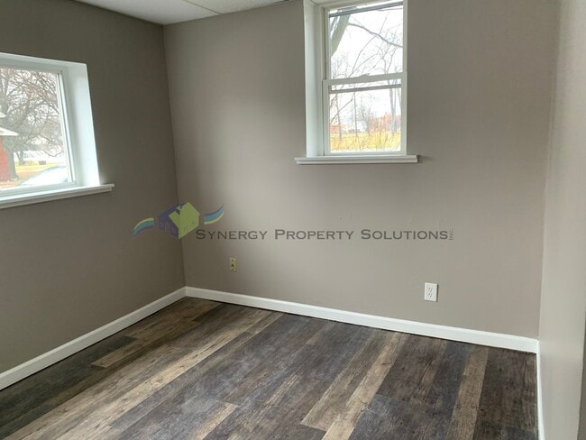 Building Photo - Madison Rental