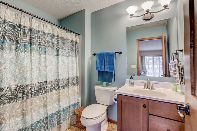 Building Photo - Grand 5 bed 4.5 bath Maple Grove Home w/ 3-Car Garage! Fully Furnished