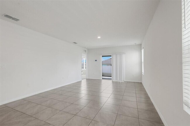 Building Photo - 3881 Brant Pl