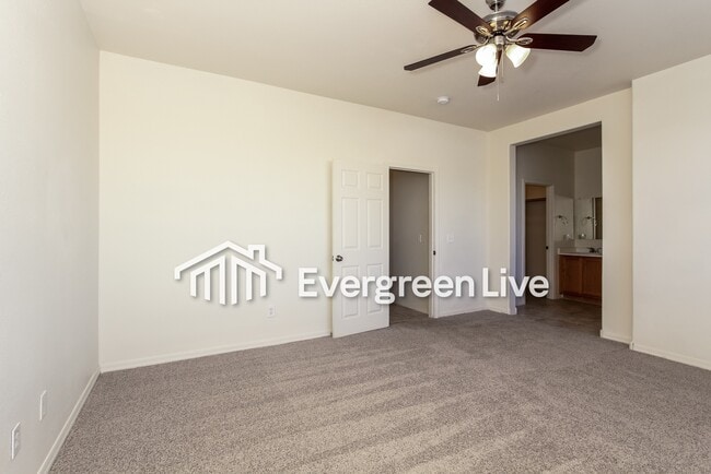 Building Photo - 524 S 4th St