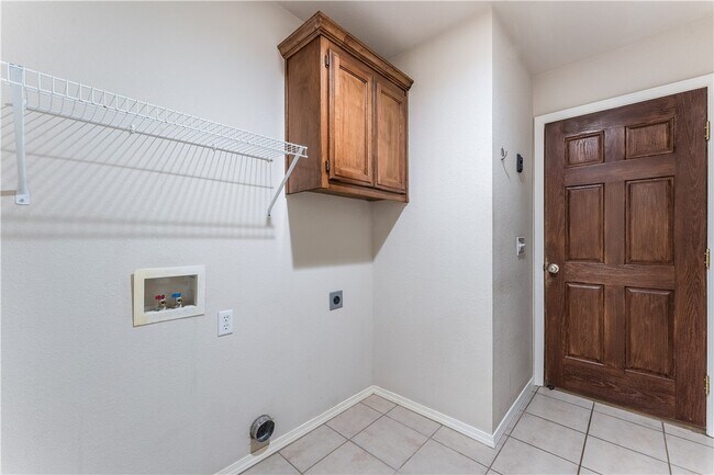 Building Photo - 3005 SW Deerfield Blvd