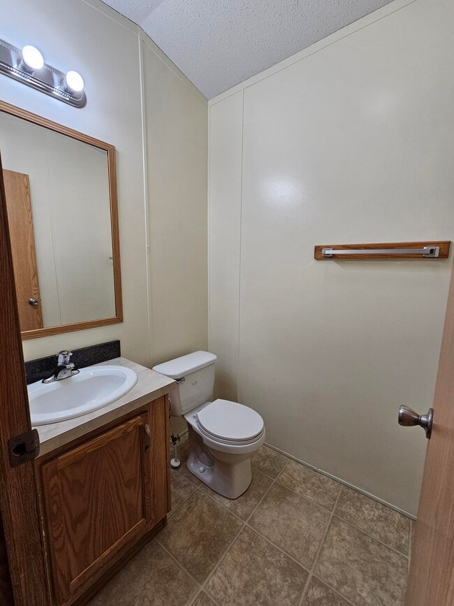 Building Photo - 47 Noble Ln