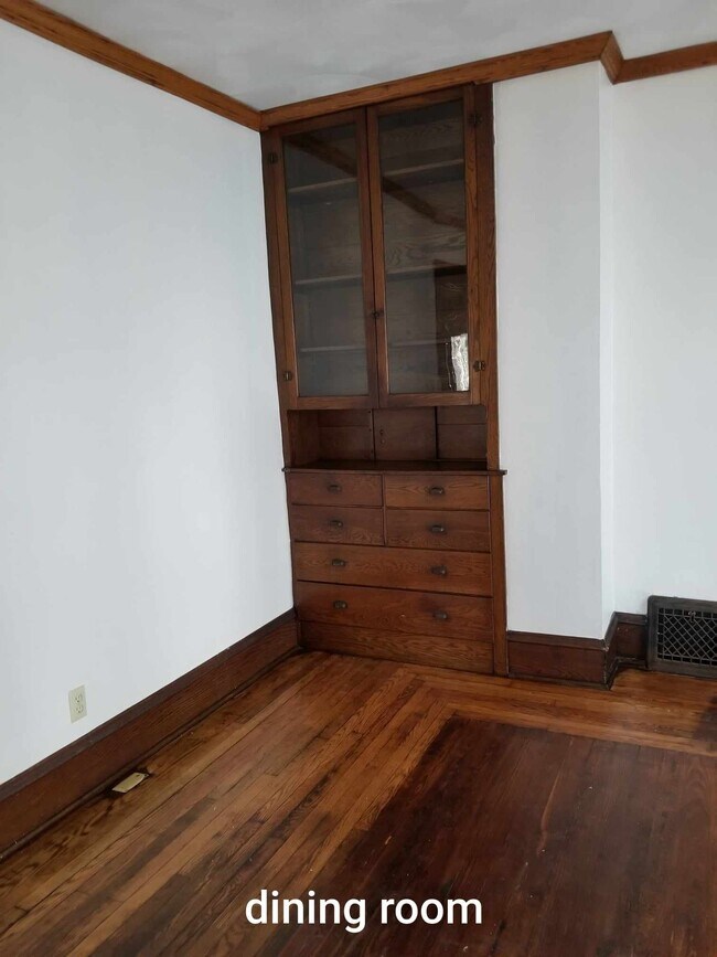 Building Photo - 539 Lord St