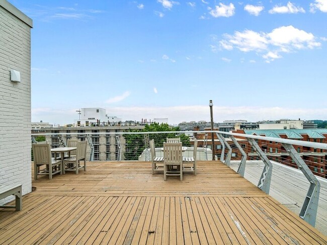 Building Photo - 2515 K St NW