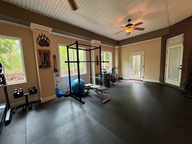 Building Photo - 1504 Big Creek Cove