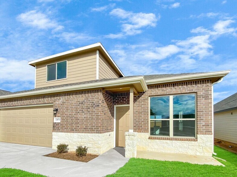 Building Photo - 13071 Clearview Dr