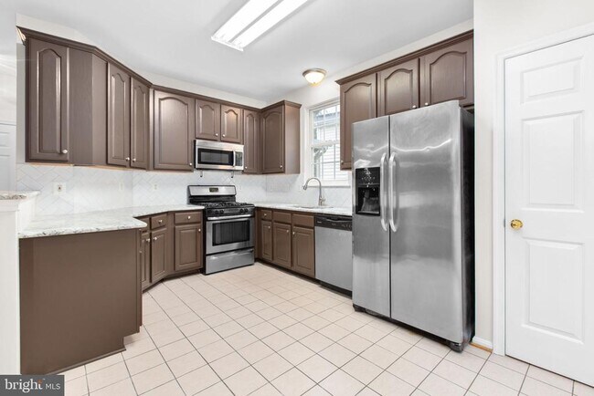 Building Photo - 17575 Deweys Run Ln