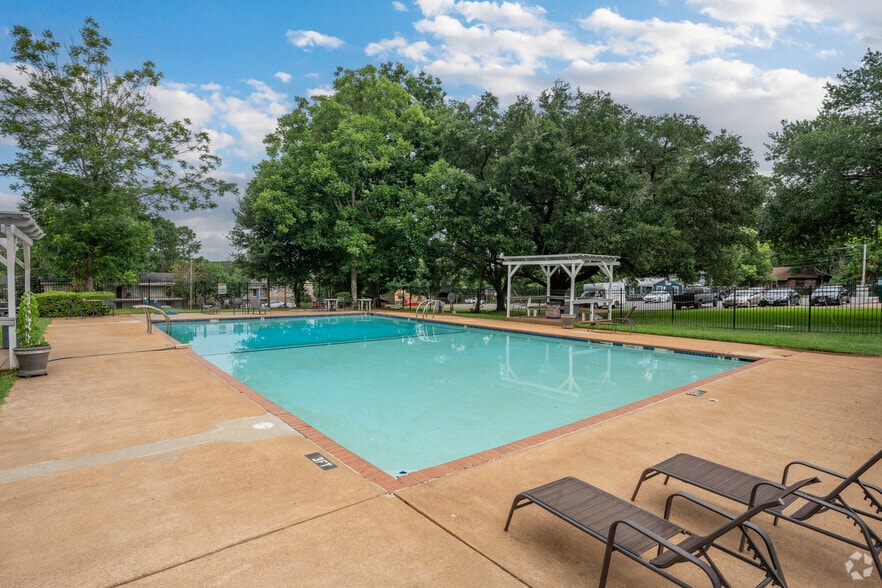 Primary Photo - Uptown Apartments