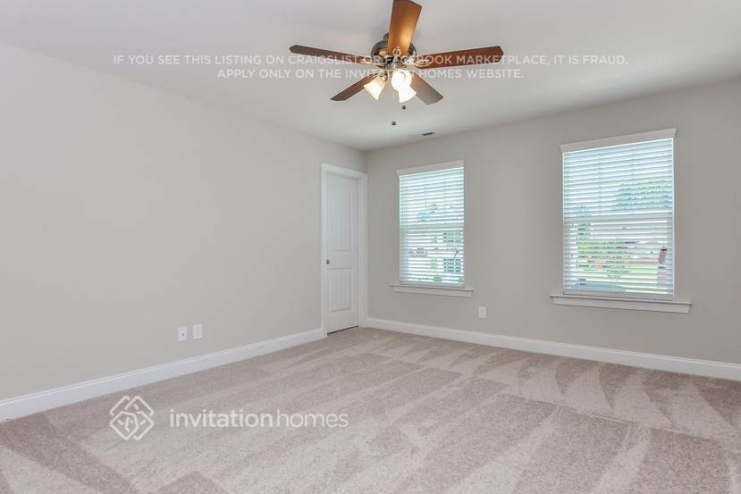 Building Photo - 907 Middle Ground Ave