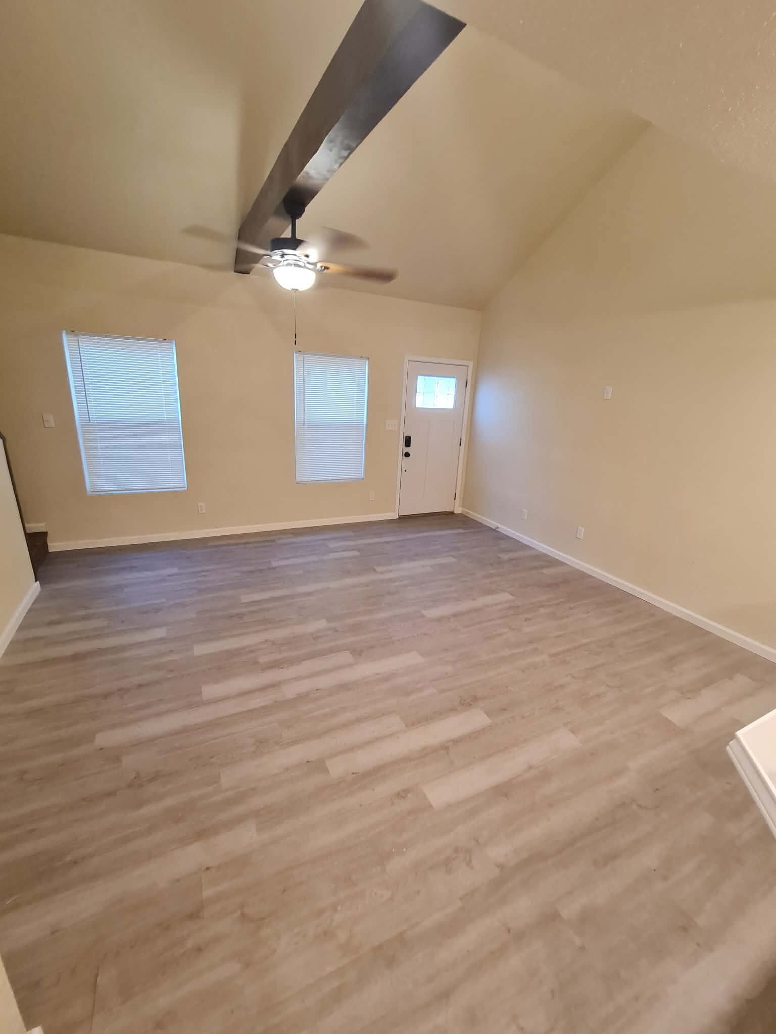 Building Photo - 527 Oak Lawn Dr