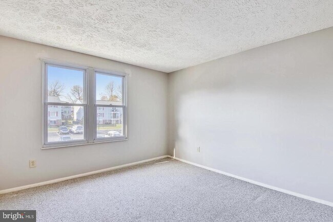 Building Photo - 3501 Wedgewood Ct