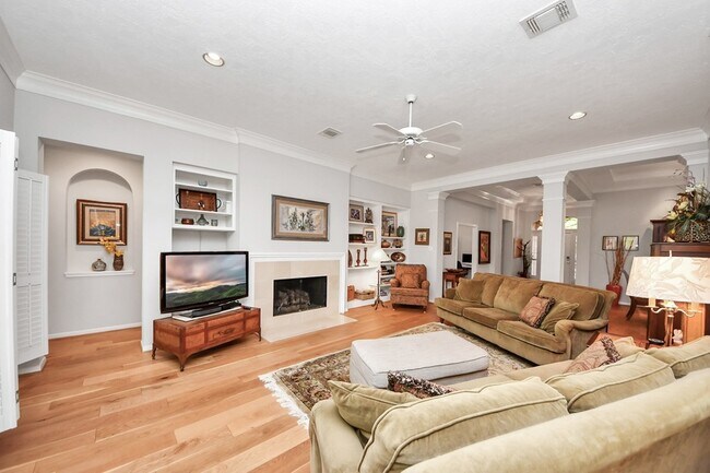 Building Photo - 19 Wild Meadow Ct