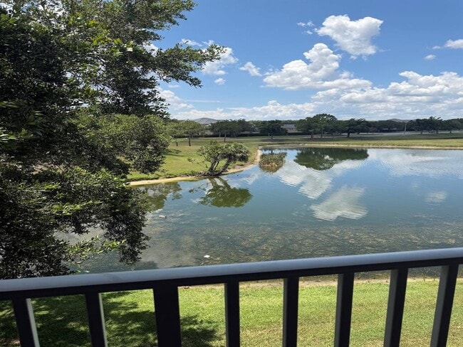 Building Photo - 13803 Fairway Island Dr