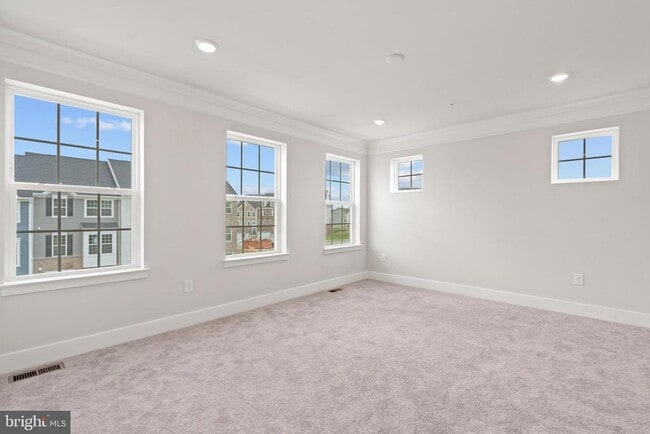 Building Photo - 7754 Meander Ct S