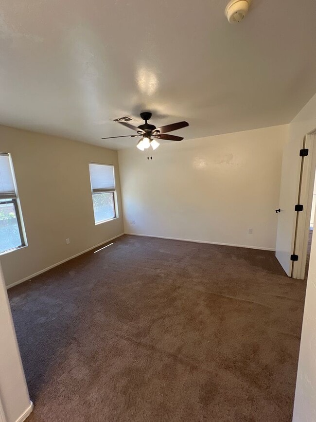 Building Photo - $500 off move in costs with move in by 5/1...