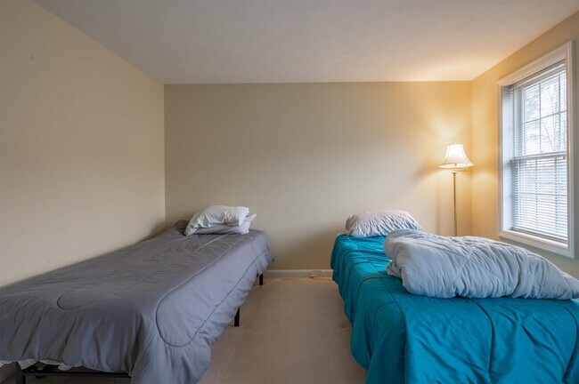 Building Photo - 4 Myopia Ln