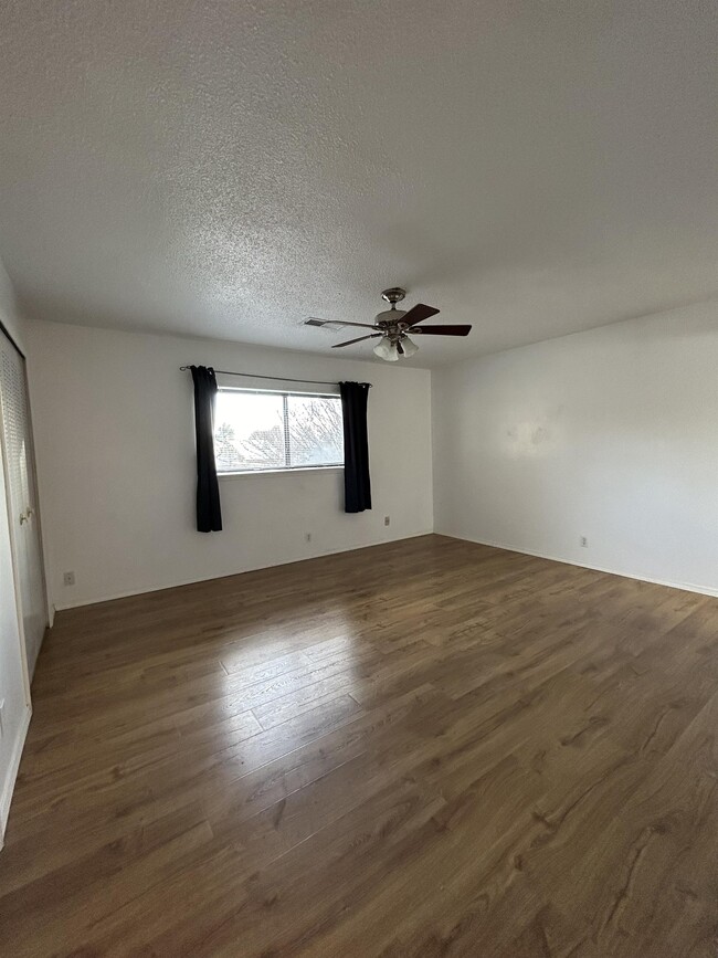 Building Photo - 12204 Baja Dr NE