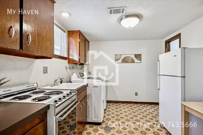 Building Photo - 2670 W 40th Ave