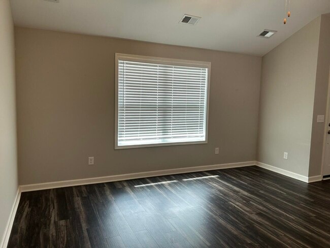 Building Photo - 610 Constitution Dr