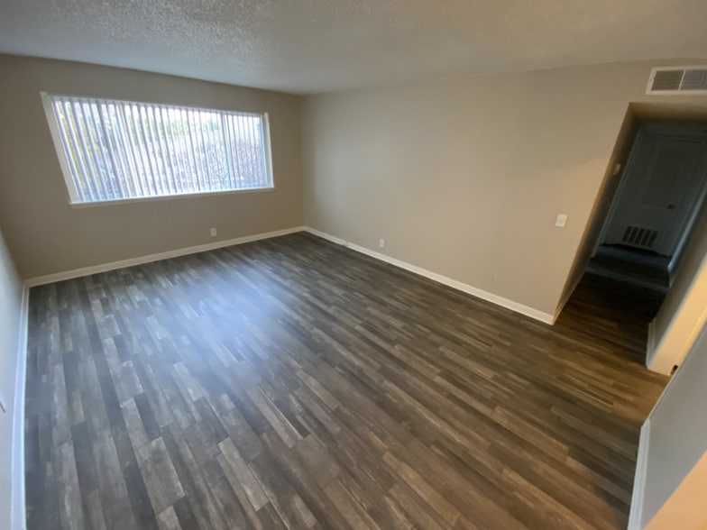 Building Photo - 1005 Hickory Hill Ln