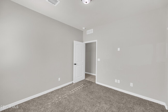 Building Photo - 10613 Hidden Palm Pl