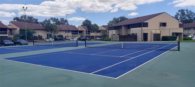 Building Photo - 890 N Village Dr