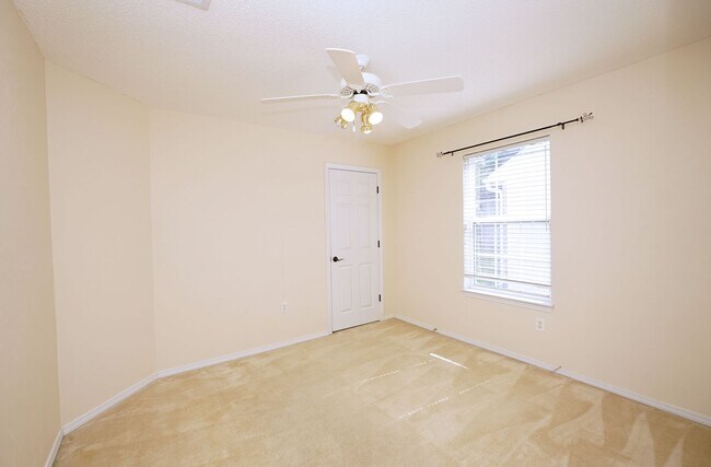 Building Photo - Great Location in Fort Walton Beach
