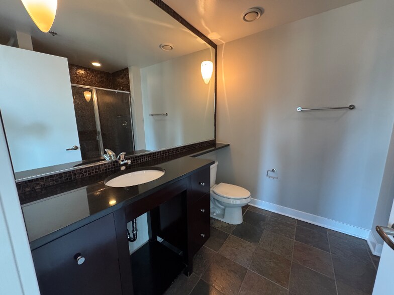 Building Photo - 708 W Wayman St