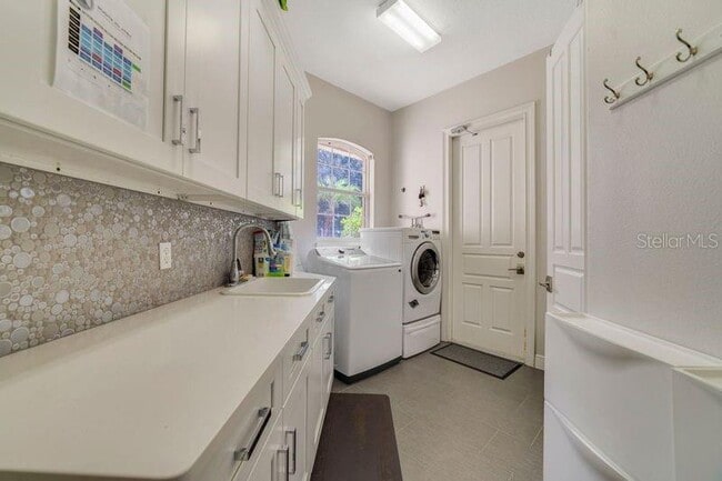 Building Photo - 9102 Southern Breeze Dr