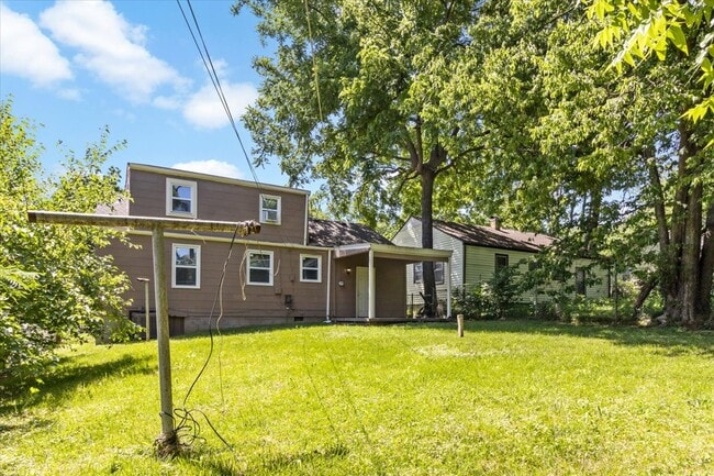 Building Photo - 8023 Garfield Ave