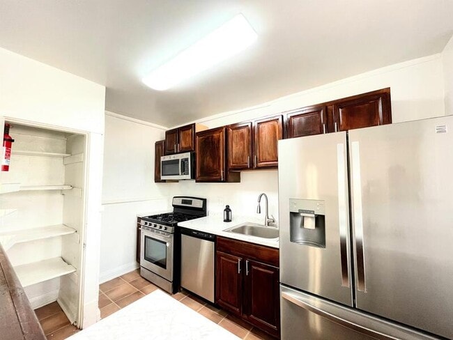 Building Photo - 7202 Lyndover Pl