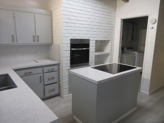 Building Photo - 13235 Cumpston St