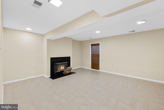 Building Photo - 10326 Colony Park Dr