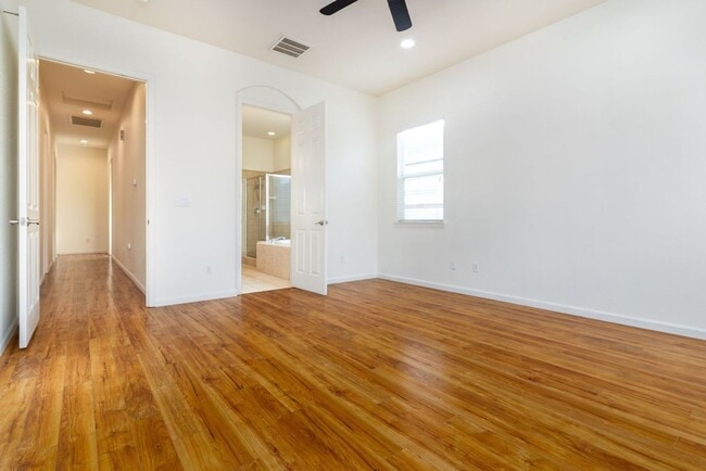 Building Photo - 3350 W Stewart Ave