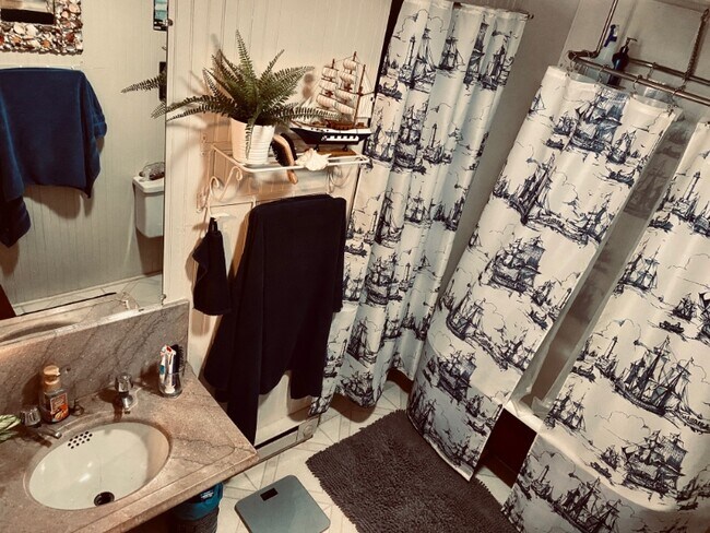 Building Photo - 50 York St