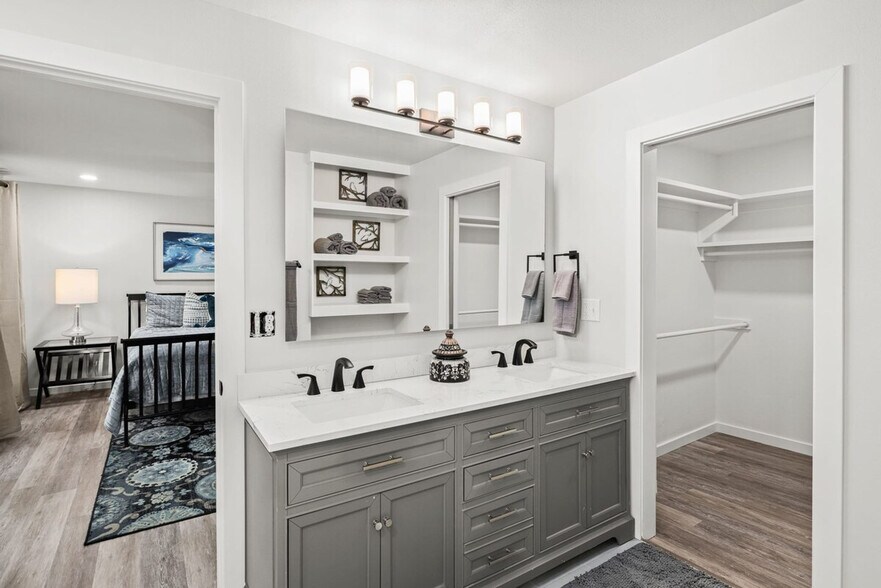 Building Photo - 16 Brompton Ln