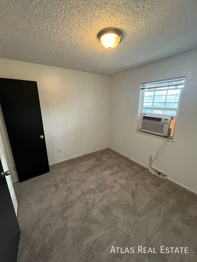 Building Photo - 870 S Leyden St