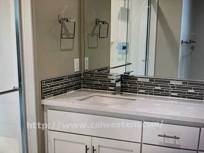 Building Photo - Built in 2019! Stunning 4/3.5 tri-level home minutes from Downtown Campbell!