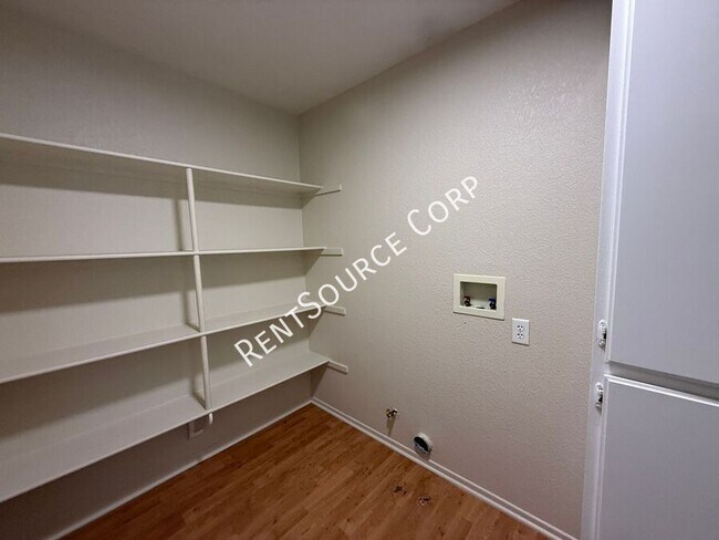 Building Photo - 3321 Kaylyn St