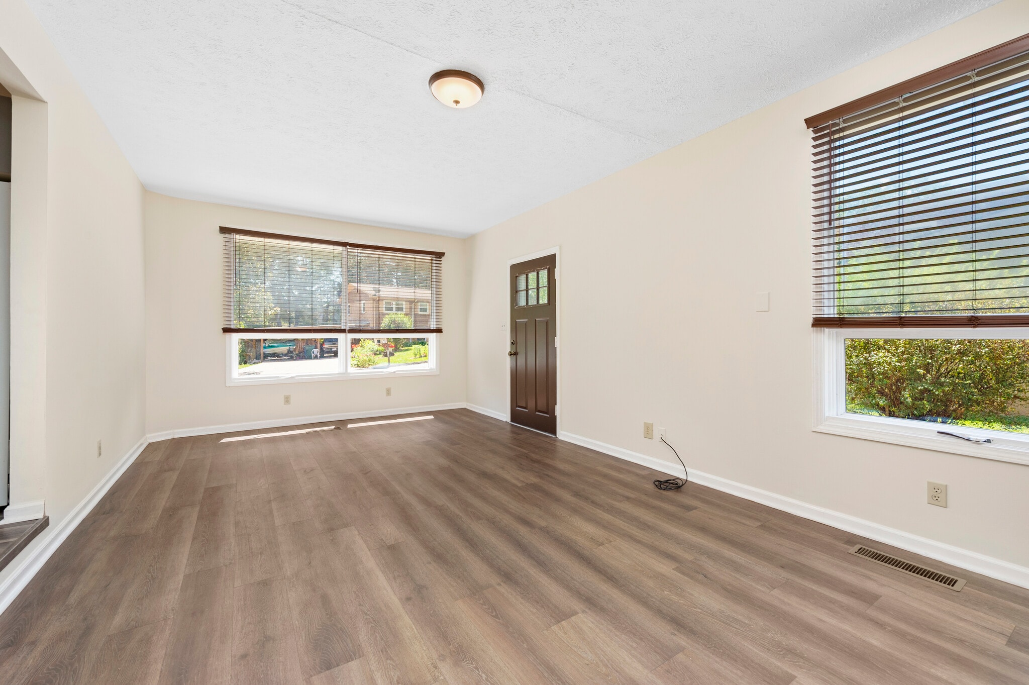 Den - 1111 Cherokee Dr