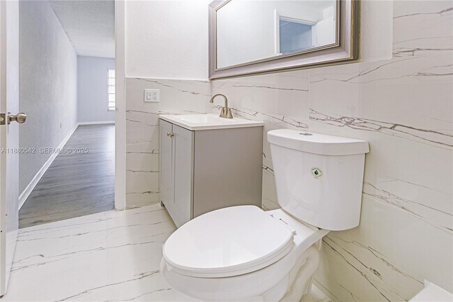 Building Photo - 365 NE 125th St