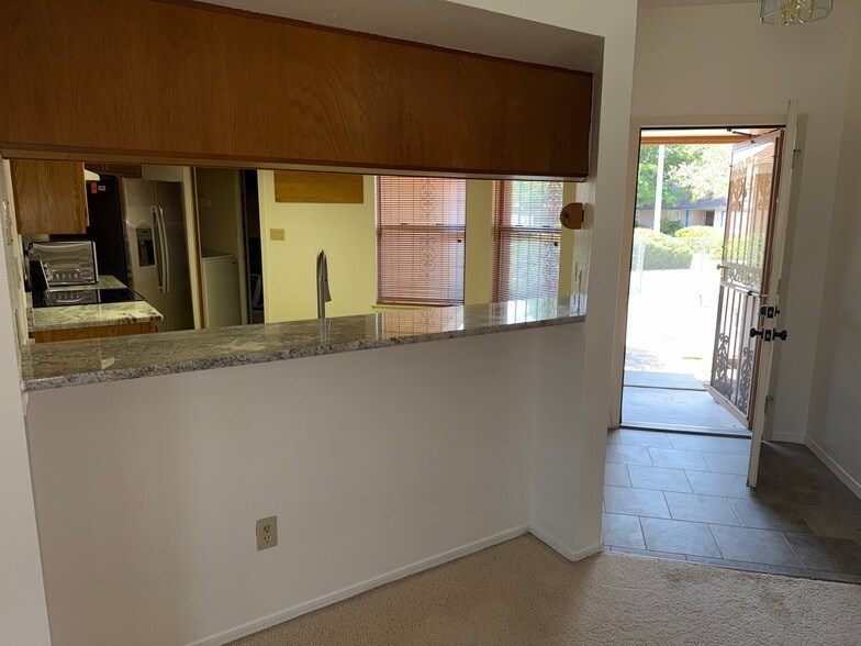 Building Photo - 5516 Cochiti Ct NW