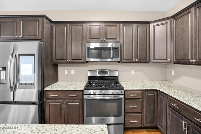 Building Photo - 15 Clarice Ln