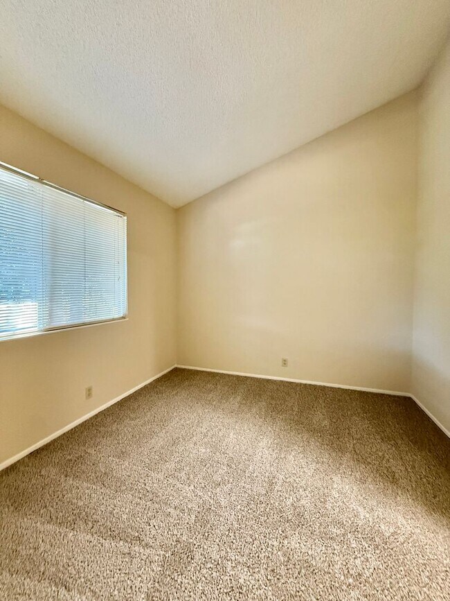 Building Photo - 2BD/2BA Condo in Gated Community | Private Balcony | Updated Interior - Santa Clara