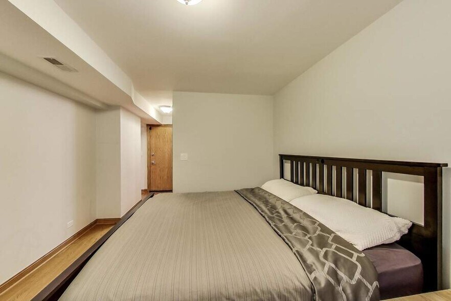Bedroom Lower Level - King - 1801 W Thomas St