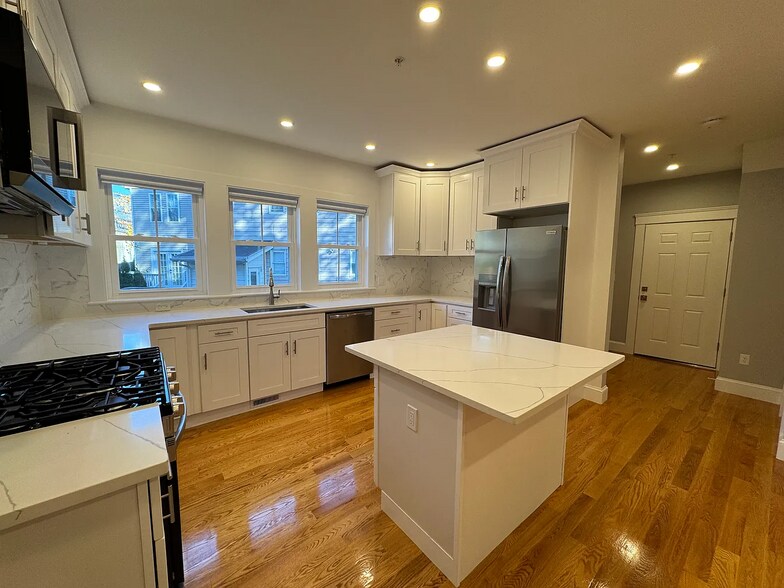 Primary Photo - 86 Orchard St